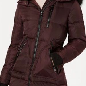 Vince Camuto size L  “PUFF “ car coat with  faux fur trim